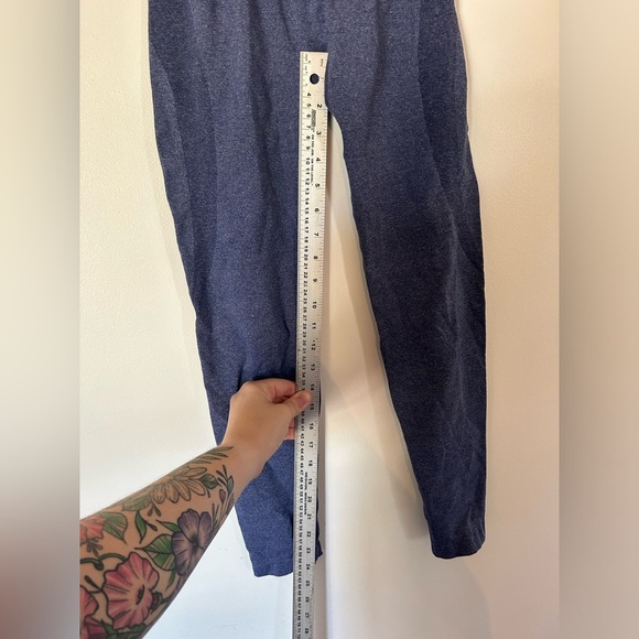 NVGTN GREY/Blue High Waisted Seamless Contouring Leggings - Picture 5 of 8